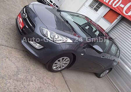 Hyundai i30 blue 1.4 Style Tüv Neu!