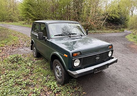 Lada Niva 1.7i Only