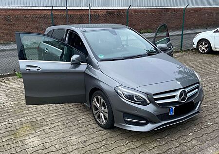 Mercedes-Benz B 200 TÜV, Inspektion, Bremsen komplett, alles Neu