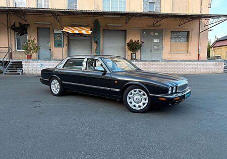 Jaguar Daimler 4.0 Super V8 *MwSt. / LWB / Voll*
