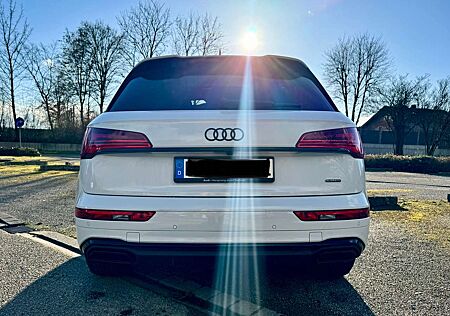 Audi Q5 55 TFSIe quattro S line MATRIX B&O Stronic ACC