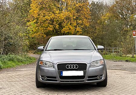 Audi A4 quattro s line v6 3.0 tüv neu