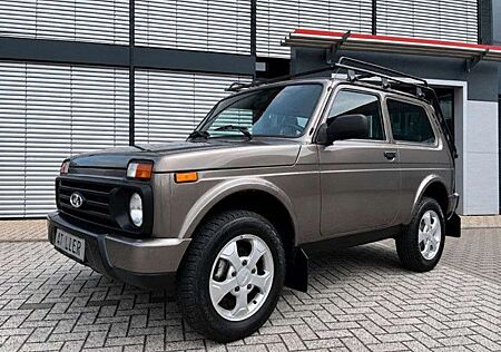 Lada Niva Taiga Urban 1,7 4x4 Sitzheizung AHK