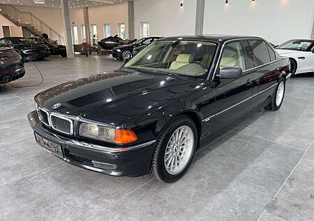 BMW 750 iXL*Leder*Navi*Xenon*TV*DVD*ESD*Kühlschrank*