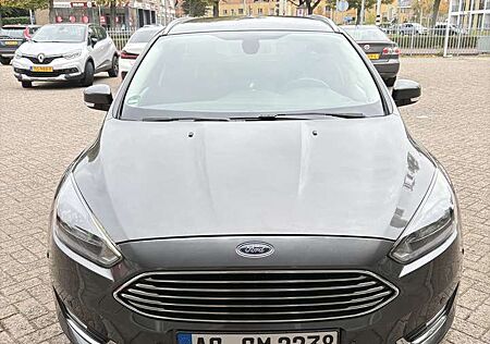 Ford Focus Turnier 1.5 EcoBoost Start-Stopp-System Titanium