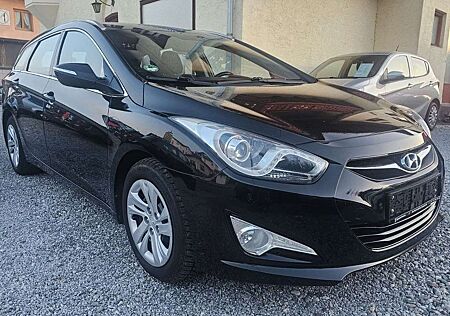 Hyundai i40 cw5 Star Edition*1,7 TDI*NEU TÜV*TEMPO*AUTO*