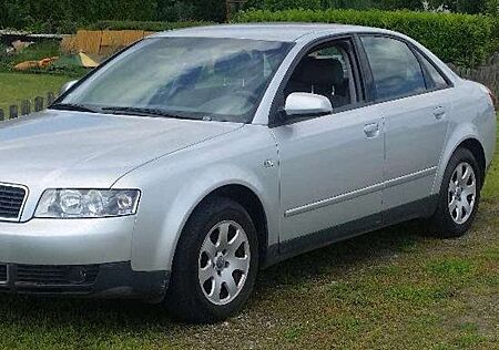 Audi A4 2.0 Lim. (8E)