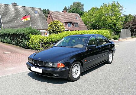 BMW 528 i 1Hd Xen*NappaKomfort*MFahrw*Servotro* SH