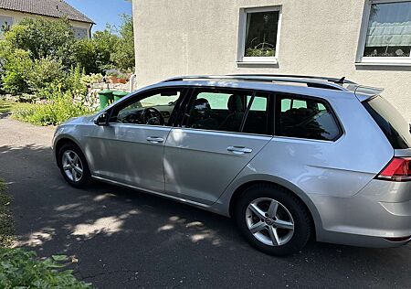 VW Golf Variant Volkswagen Highline, Pano, Standheizung, CarPlay, 8f. Alu
