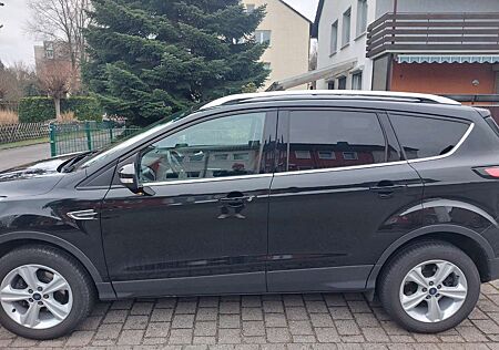 Ford Kuga 1.5 EcoBoost 2x4 Titanium