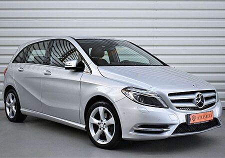 Mercedes-Benz B 180 B180+1.Hand+Kamera+Xenon+SHZ+Tempomat+23.500KM