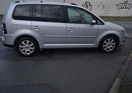 VW Touran Volkswagen Freestyle