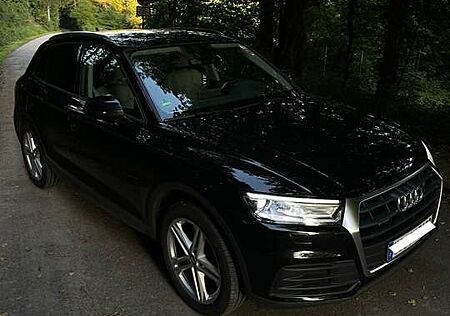 Audi Q5 2.0 TDI quattro S tronic design