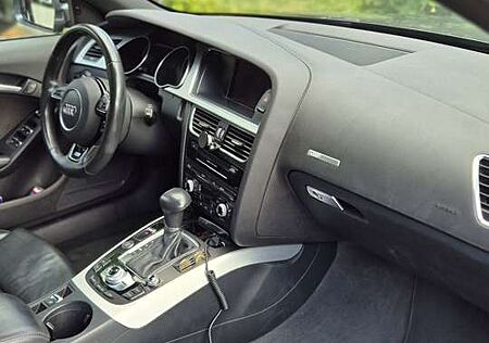 Audi A5 Cabrio 2.0 TDI DPF (clean diesel) multitronic