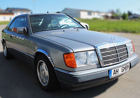 Mercedes-Benz 230