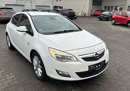 Opel Astra J Lim. 150 Jahre