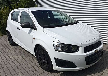 Chevrolet Aveo Tüv bei Kauf neu.