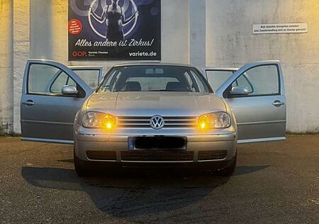 VW Golf Volkswagen 1.4 Basis - BJ. 2002 - TÜV 04.26