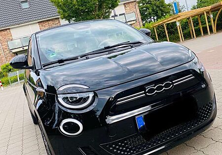 Fiat 500E 42kWh C la Prima