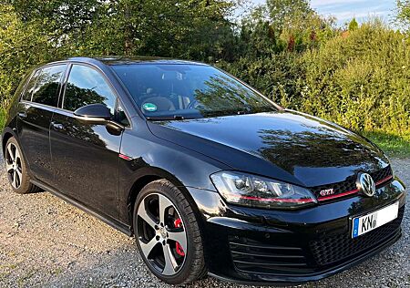 VW Golf GTI Volkswagen Performance BlueMotion Technology DSG