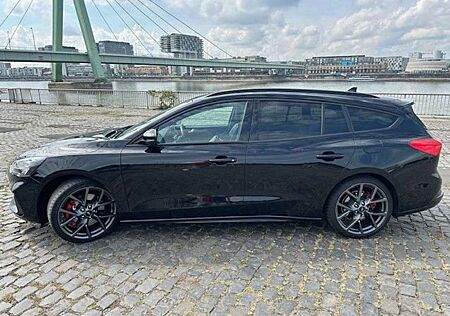 Ford Focus ST Performance, Easy-Parking, B&O, Voll