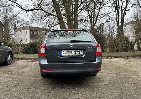 Skoda Octavia Combi 1.6 TDI DPF DSG FAMILY
