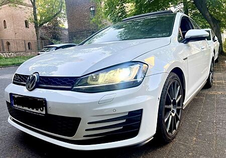 VW Golf Volkswagen GTD (BlueMotion Technology) DSG