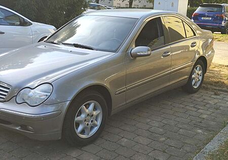 Mercedes-Benz C 200 Kompressor Elegance Halbautomatik Top zustand !