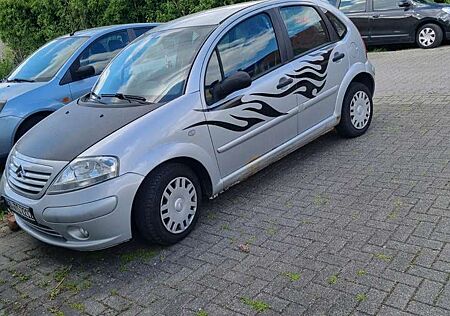 Citroën C3 Citroen Confort mit Neu TÜV, Klima