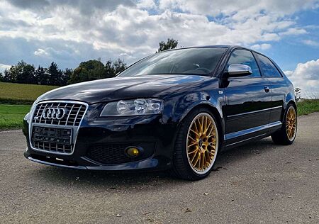Audi A3 2.0 TDI AmbitionScheckheftNAVI+S-LINE TIEFER SPORT