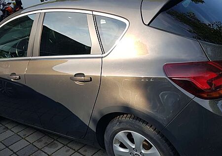 Opel Astra 1.4 Turbo Exklusiv