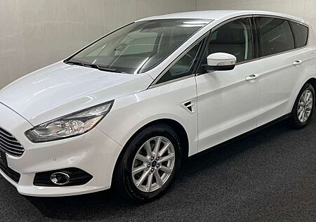 Ford S-Max Titanium 2.0 Diesel KeyFree SHZ NAVI PDC TEMP