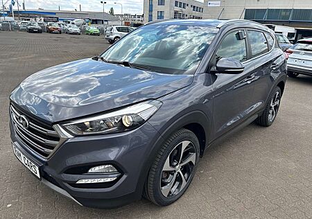 Hyundai Tucson Automatik 4WD Navi Kamera Style Premium