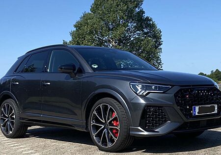 Audi RS Q3 2.5 TFSI quattro S tronic