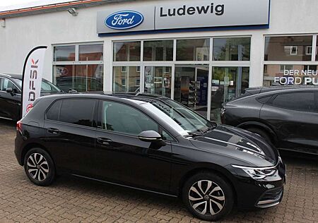 VW Golf Volkswagen VIII Lim. Active