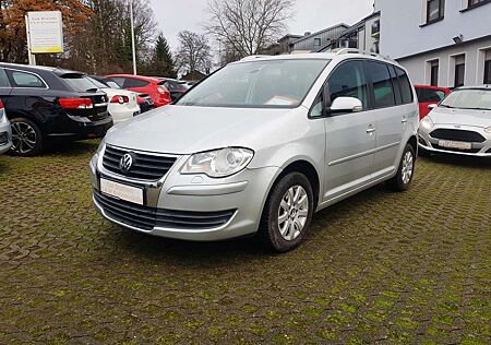 VW Touran Volkswagen /Klimatronic/Allwetterreifen/Anhängerkupplung/