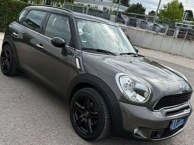 MINI Cooper SD Countryman MINI Cooper SD Countryman *AHK*SHZ*PDC*TEMPOMAT*WR