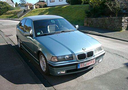 BMW 323TI 323 original, mit Serviceheft, gepflegt