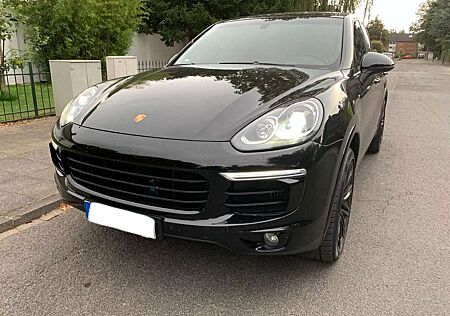 Porsche Cayenne 3.0 Diesel R-Kamera Panoramadach Vollleder 21 Zoll