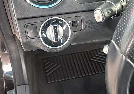 Mercedes-Benz C 220 CDI DPF BlueEFFICIENCY 7G-TRONIC Edition