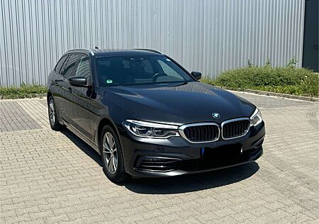 BMW 520 d xDrive Sport Line /Panorama-Dach