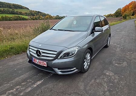 Mercedes-Benz B 200 gebraucht kaufen Mercedes-Benz B 200 Sports Tourer/Automatik/AHK/Xenon/Garantie