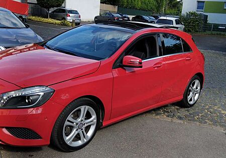 Mercedes-Benz A 180 (BlueEFFICIENCY)Urban