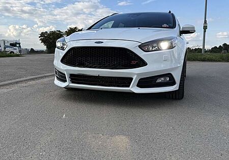 Ford Focus Turnier 2.0 EcoBoost ST
