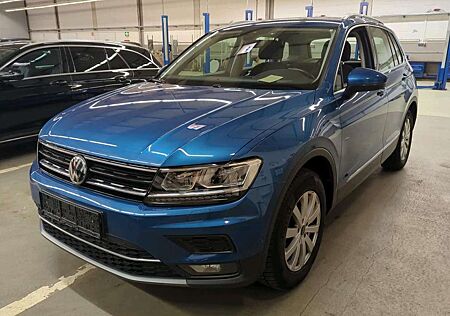VW Tiguan Volkswagen 2.0 TDI Highline 4Motion DSG AHK Stndhzg