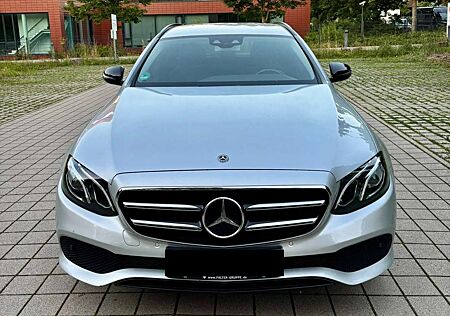 Mercedes-Benz E 220 d T 9G-TRONIC