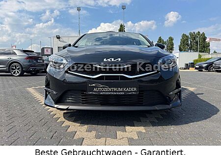 Kia Cee'd Ceed / 1.Hand*R-Kam*Navi*SitzHZ*Lenkr.HZ*Xenon*LED*Temp