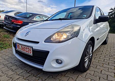 Renault Clio Night and Day