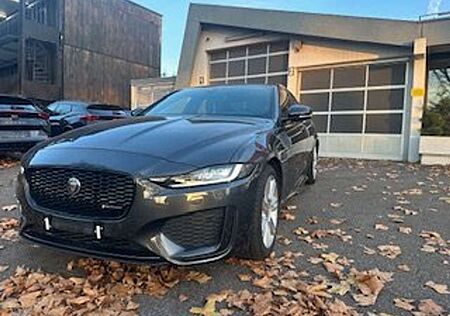 Jaguar XE R-Dynamic SE AWD