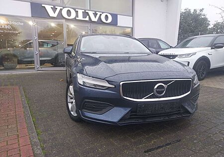 Volvo V60 B4 Kombi Momentum Pro